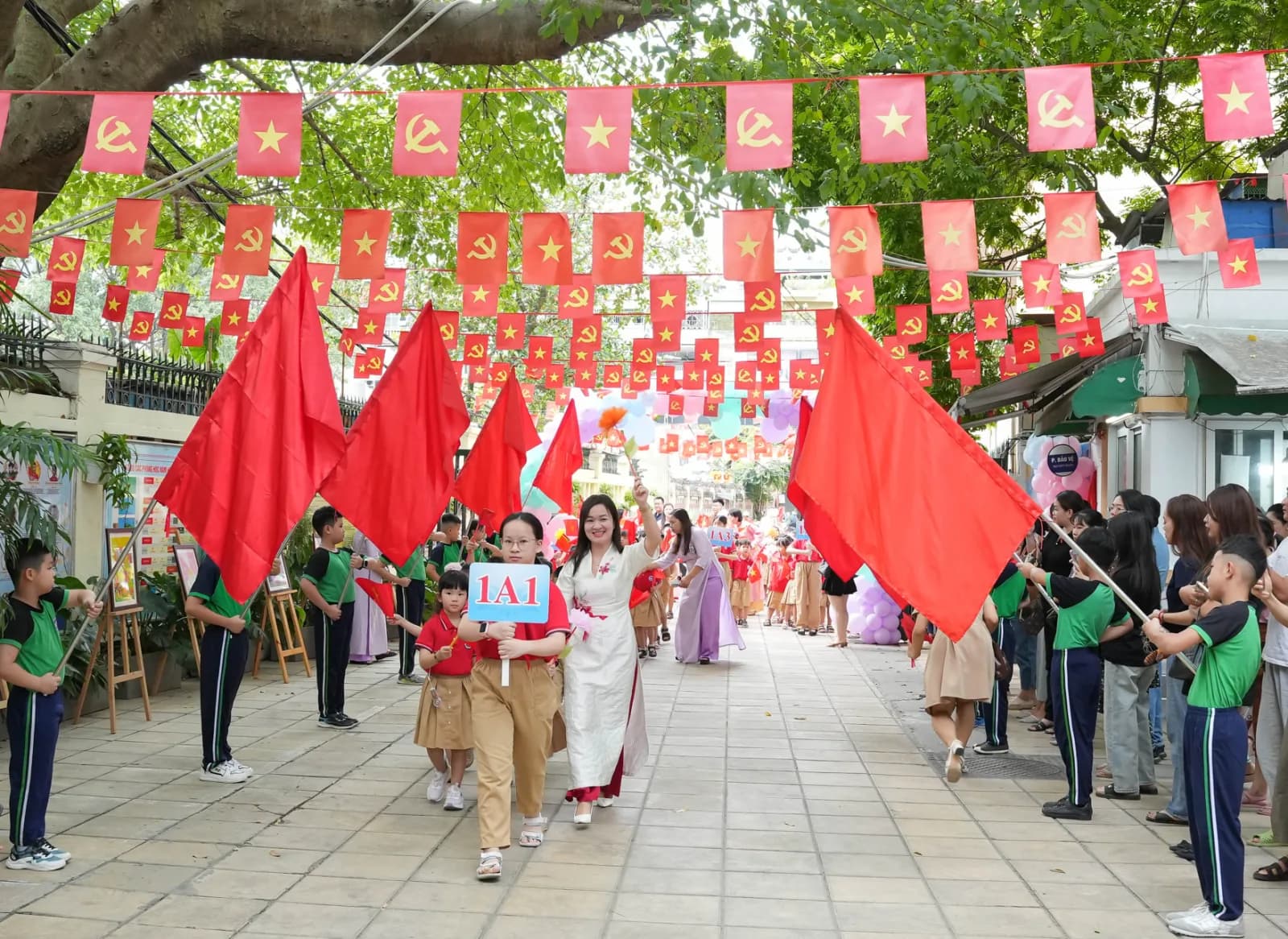 Trường Tiểu học Ngọc Hà tưng bừng khai giảng năm học mới 2026-2027: “Ba mái trường – một hành trình mới, chung một niềm tin và khát vọng”